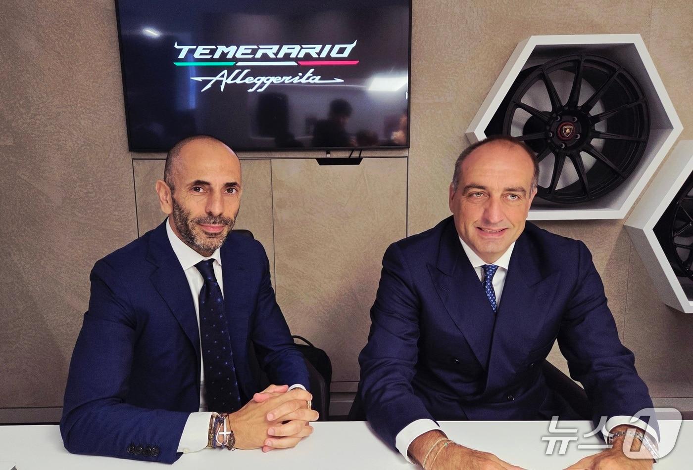  1일 오후 부산 해운대구 람보르기니 부산에서 열린 그랜드 오픈 기념 프레이스데이 행사에서 페데리코 포스키니 오토모빌리 람보르기니 마케팅·세일즈 총괄 책임자(오른쪽)와 프란체스코 스카르다오니 아시아 태평양 지역 디렉터가 인터뷰를 하고 있. 2025.9.1/뉴스1  ⓒ News1 박기범 기자