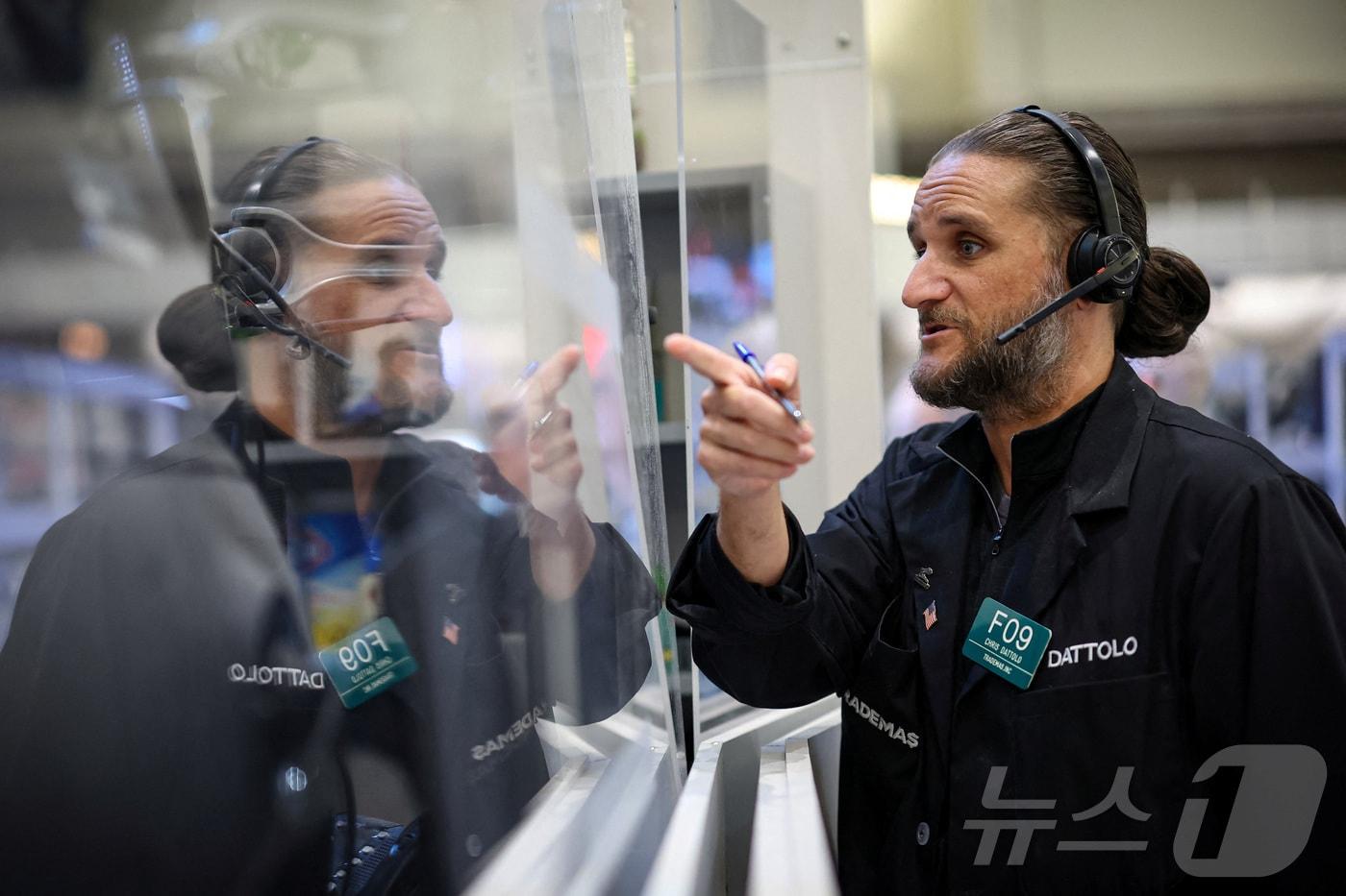 뉴욕증권거래소 트레이더 ⓒ 로이터=뉴스1