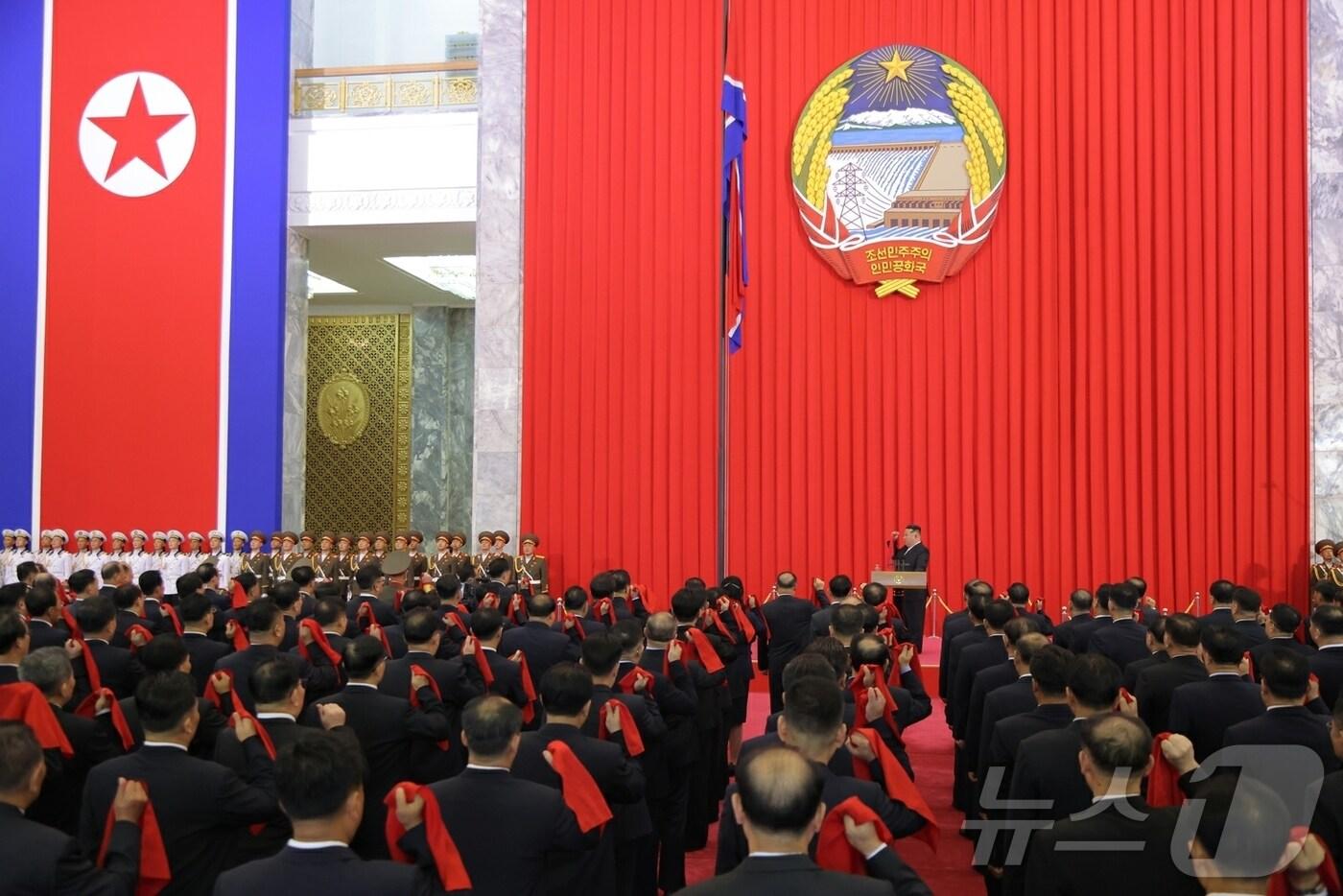 &#40;평양 노동신문=뉴스1&#41; = 조선민주주의인민공화국창건 77돐&#40;주년&#41;기념 국기게양식 및 중앙선서모임이 9월 9일 만수대의사당에서 진행됐다. [국내에서만 사용가능. 재배포 금지. DB 금지. For Use Only in the Republic of Korea. Redistribution Prohibited] rodongphoto@news1.kr
