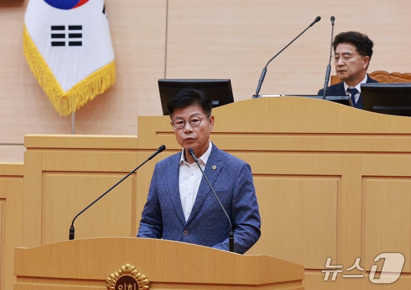 본문 이미지 - 전남도의회 김문수 의원이 제393회 임시회 본회의에서 5분 발언을 하고 있다.(전남도의회 제공, 재판매 및 DB금지)'뉴스1 