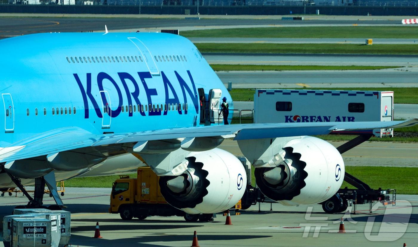 미국 조지아주 현대차그룹-LG에너지솔루션 배터리 합작 공장 건설 현장에서 구금된 한국인들을 태울 대한항공 B747-8i 전세기가 10일 오전 인천국제공항 2터미널 계류장에서 이륙을 준비하고 있다. 2025.9.10/뉴스1 ⓒ News1 공항사진기자단