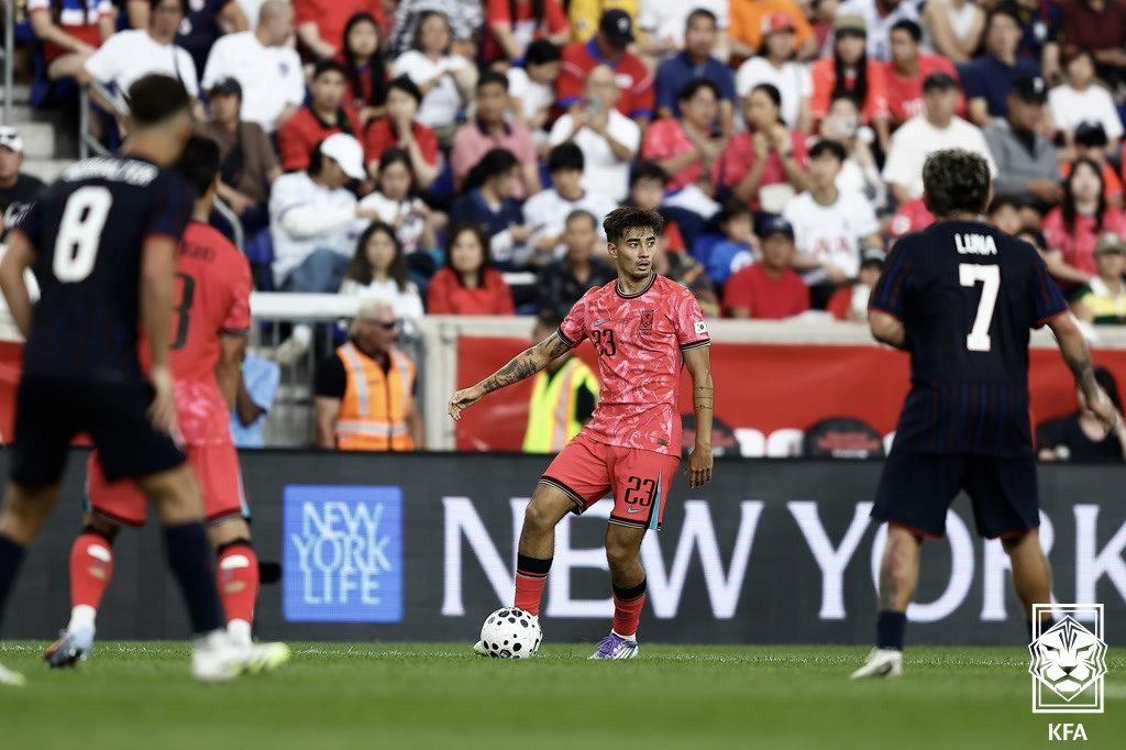 본문 이미지 - A매치 선발 데뷔전을 치르는 옌스 카스트로프. (대한축구협회 제공)