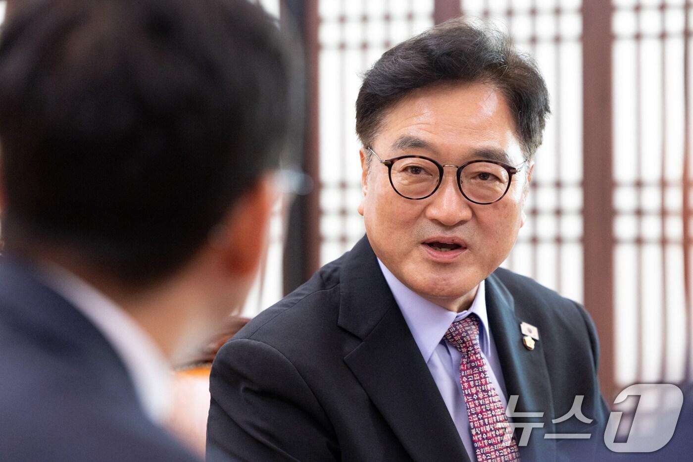 우원식 국회의장이 10일 서울 여의도 국회에서 배경훈 과학기술정보통신부 장관을 접견하고 있다. 2025.9.10/뉴스1 ⓒ News1 이승배 기자