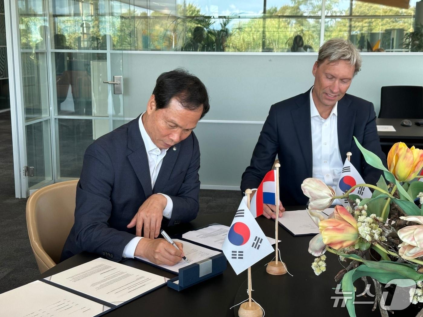 본문 이미지 -  음성군과 프리바 협약 모습.&#40;음성군 제공. 재판매 및 DB금지&#41;/뉴스1