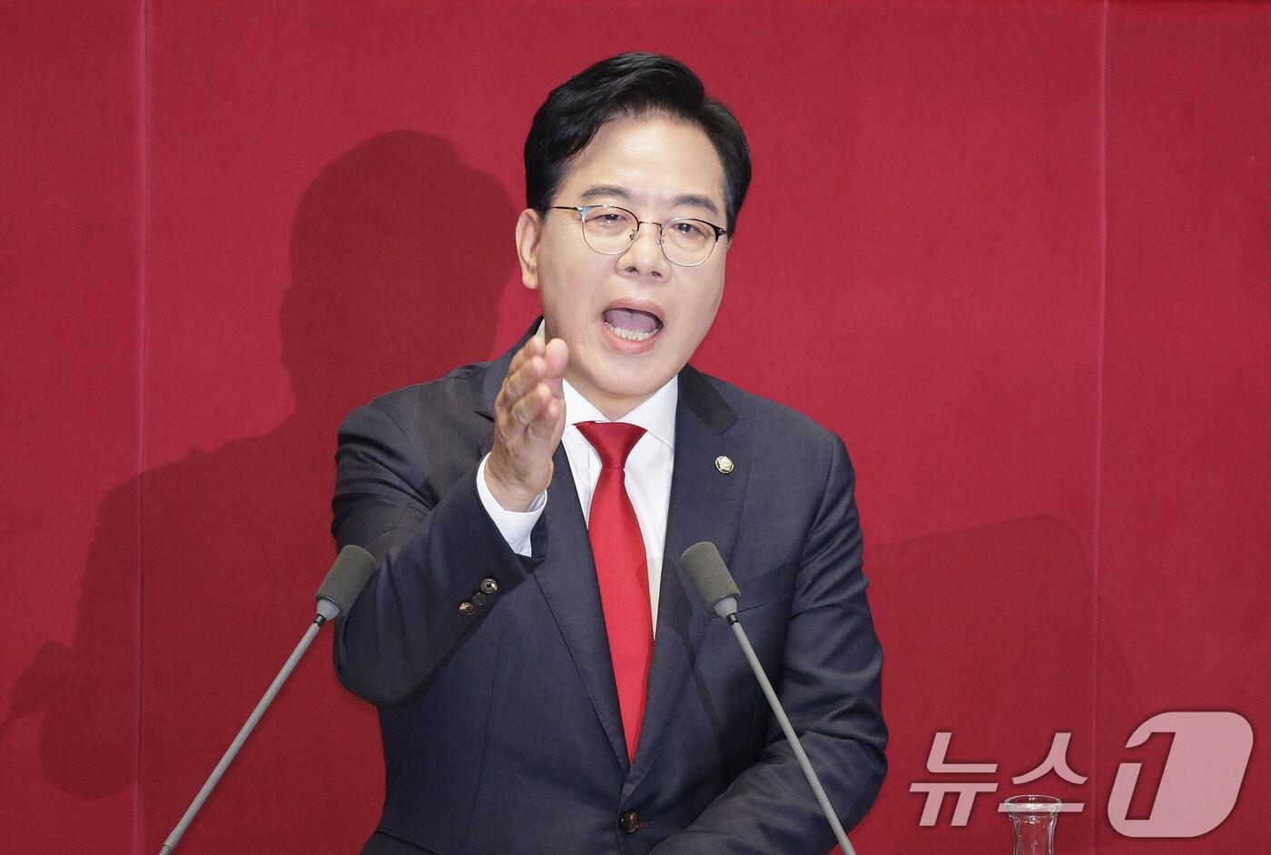 송언석 국민의힘 원내대표가 10일 오전 서울 여의도 국회에서 열린 제429회국회&#40;정기회&#41; 제3차 본회의에서 국정에 관한 교섭단체 대표연설을 하고 있다. 2025.9.10/뉴스1 ⓒ News1 신웅수 기자