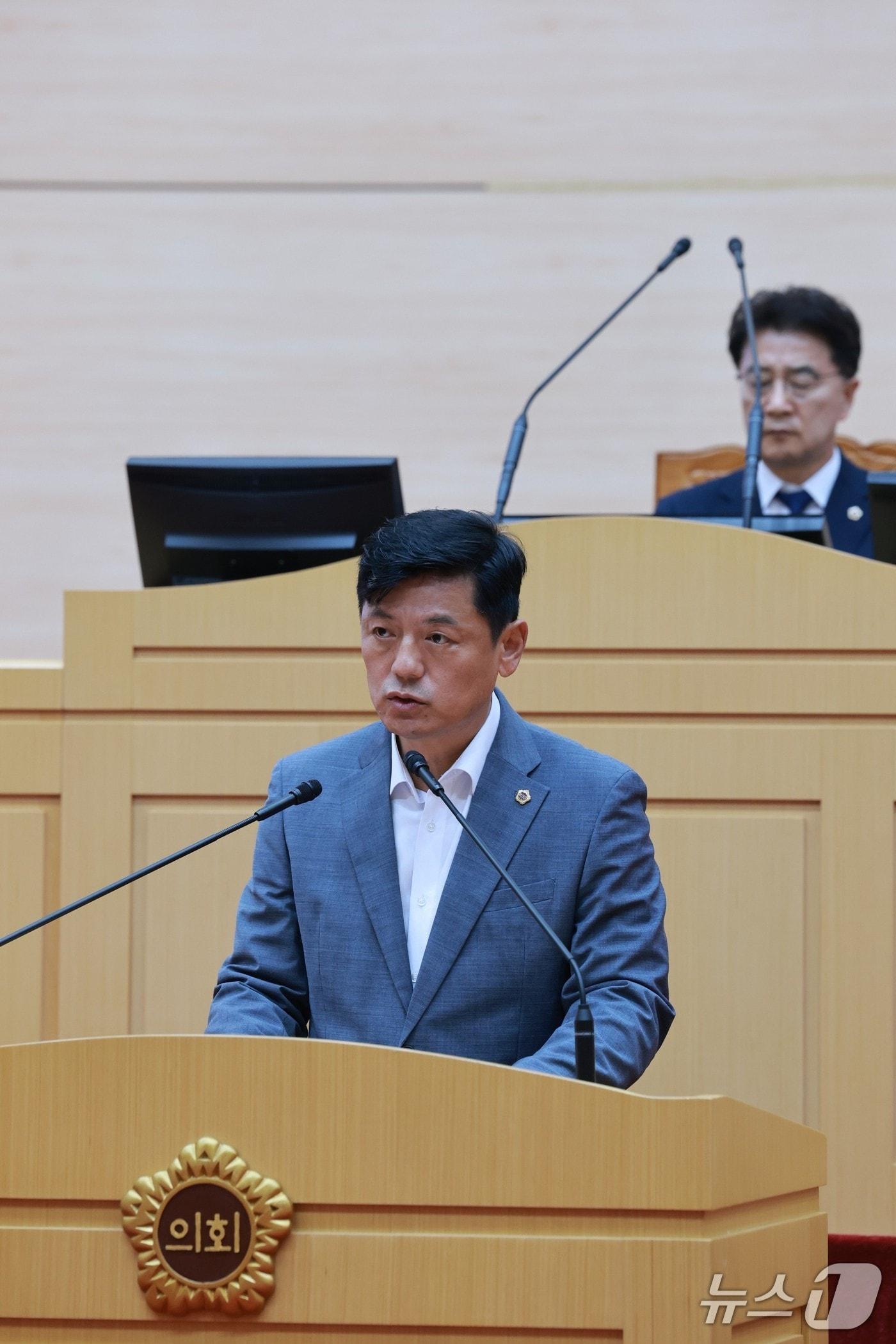 본문 이미지 - 이현창 전남도의원이 제393회 임시회 본회의에서 5분 발언을 하고 있다.(전남도의회 제공, 재판매 및 DB금지)