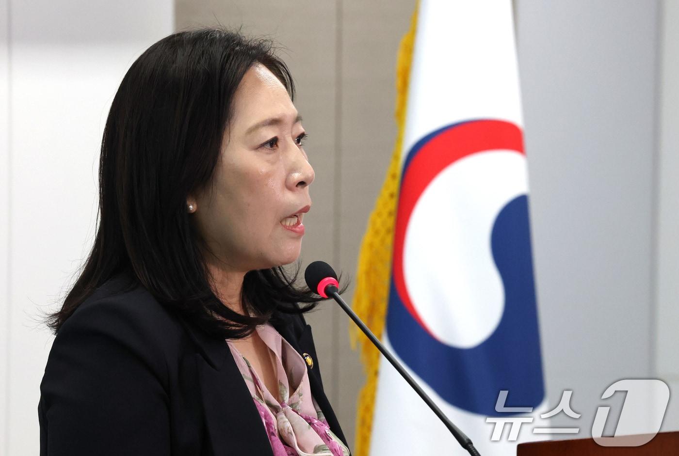 신영숙 여성가족부 차관이 10일 서울 종로구 정부서울청사에서 열린 이임식에서 이임사를 하고 있다. 2025.9.10/뉴스1 ⓒ News1 임세영 기자