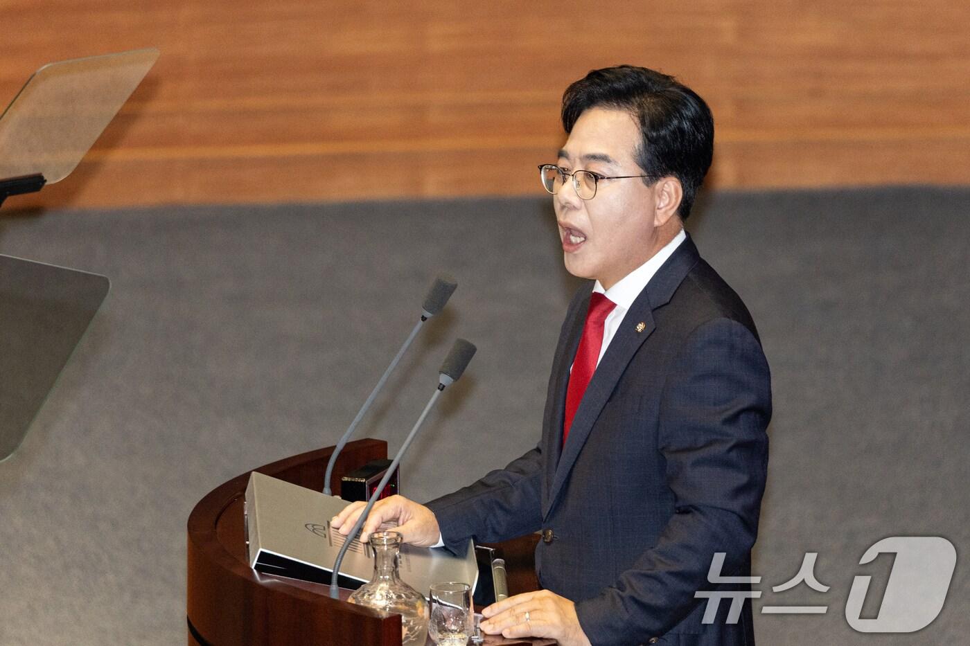 송언석 국민의힘 원내대표가 10일 오전 서울 여의도 국회에서 열린 제429회국회(정기회) 제3차 본회의에서 국정에 관한 교섭단체 대표연설을 하고 있다. 2025.9.10/뉴스1 ⓒ News1 이승배 기자