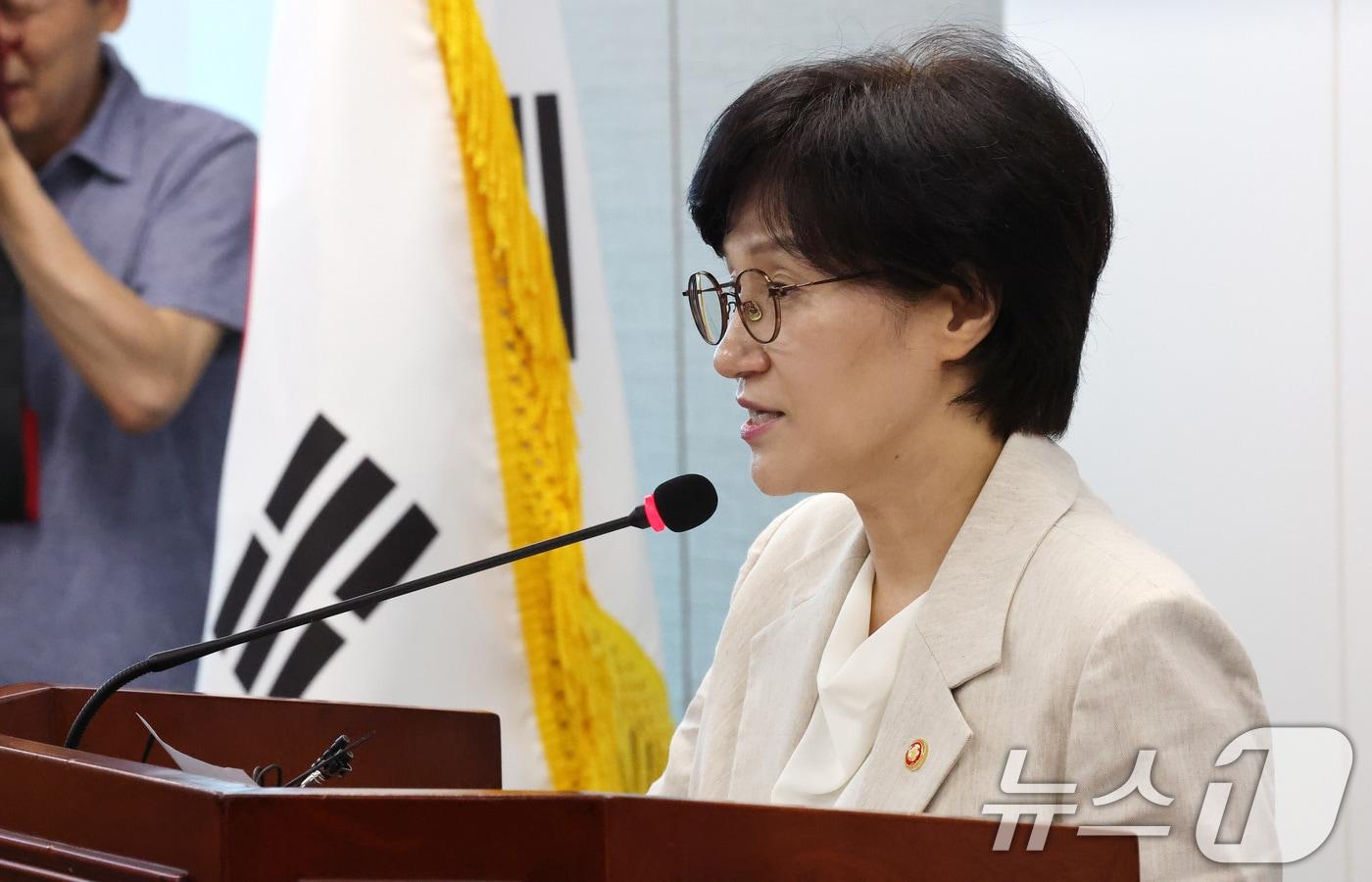 원민경 여성가족부 장관이 10일 서울 종로구 정부서울청사에서 열린 취임식에서 취임사를 하고 있다. 2025.9.10/뉴스1 ⓒ News1 임세영 기자