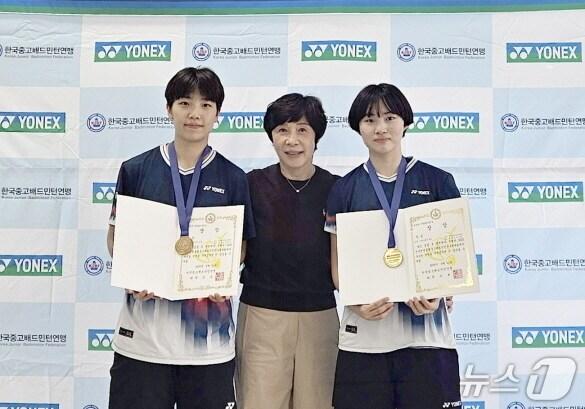 본문 이미지 - 사진 왼쪽부터 이가현, 정소영 지도자, 천혜인.(전북체육회 제공. 재판매 및 DB 금지)/뉴스1