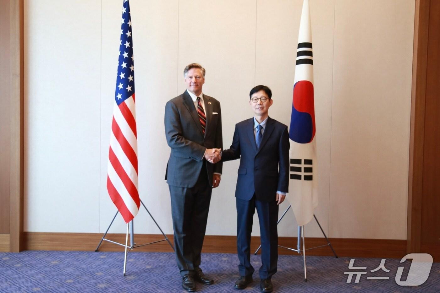  박윤주 외교부 1차관이 지난 7월 18일 크리스토퍼 랜도 미국 국무부 부장관과 한미일 외교차관 협의회 참석 계기 양자 회담을 가졌다. 2025.07.18. &#40;외교부제공&#41;