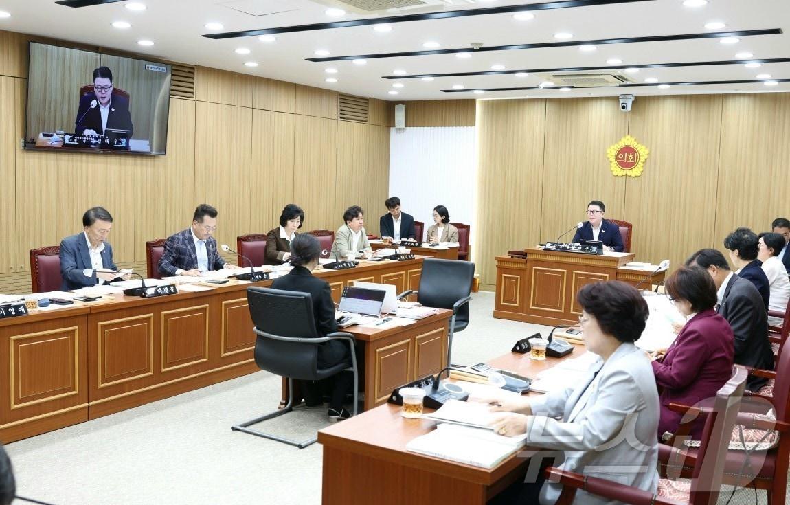 본문 이미지 - 대구시의회가 10일 제319회 임시회를 열어 대구시의 올해 3회 추가경정예산안과 조례안, 동의안 등 33건의 안건을 심사했다.(대구시의회 제공,재판매 및 DB 금지) /뉴스1