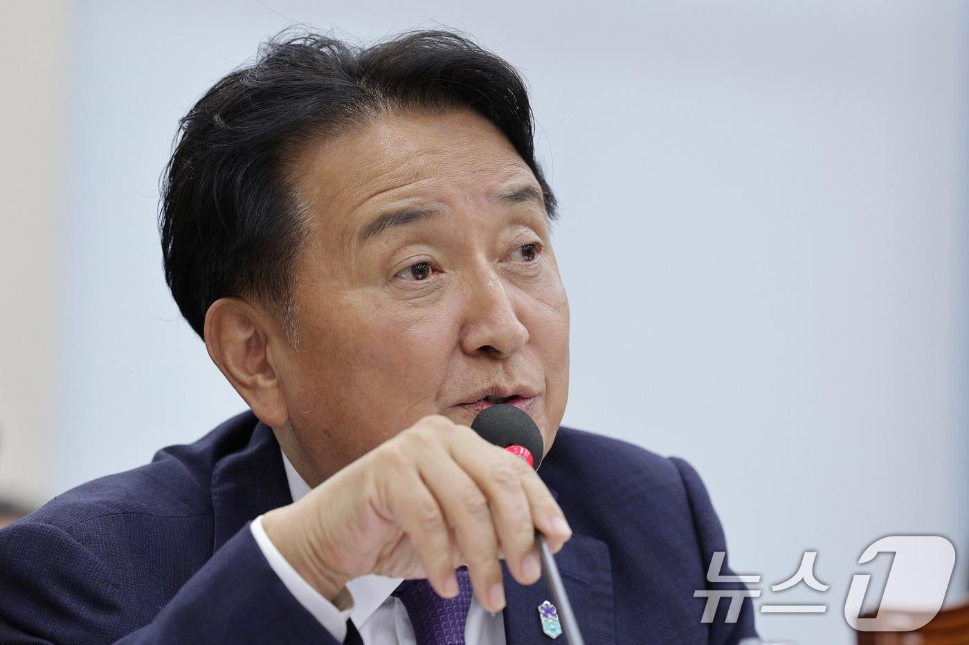 김영환 충북지사가 10일 오전 서울 여의도 국회에서 열린 행정안전위원회의 오송참사 국정조사 기관보고에서 의원 질에에 답변하고 있다. 2025.9.10/뉴스1 ⓒ News1 신웅수 기자