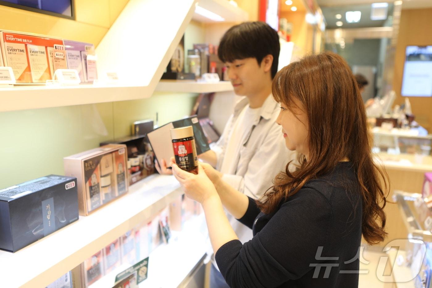 롯데백화점 광주점이 추석 명절을 맞아 정관장 홍삼 프로모션을 10월 9일까지 진행한다.(롯데백화점 광주점 제공. 재배포 및 DB 금지)