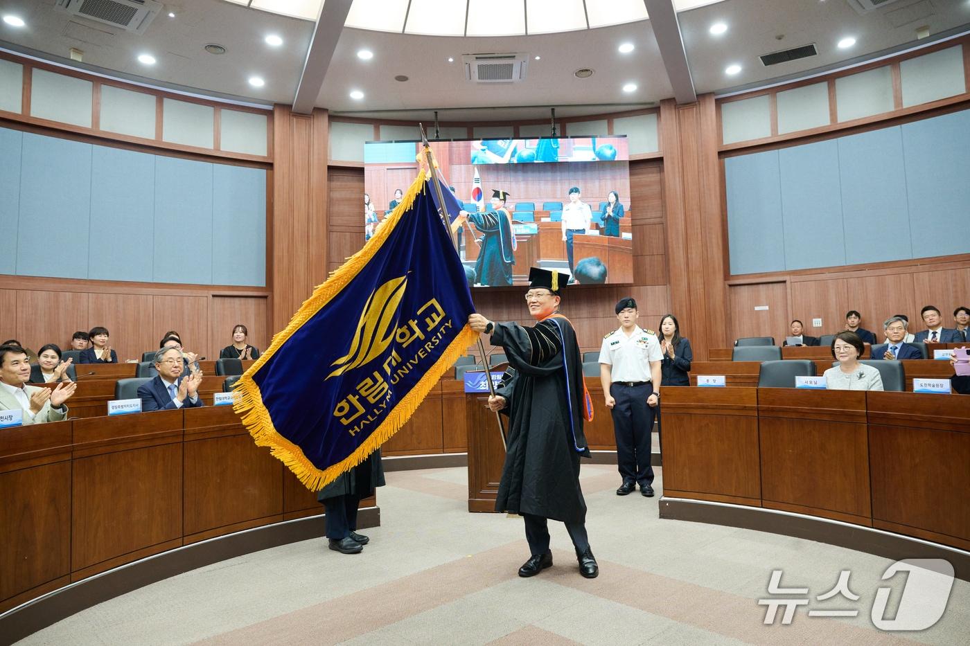 제12대 한림대 총장에 취임한 최양희 총장.&#40;한림대 제공, 재판매 및 DB금지&#41;