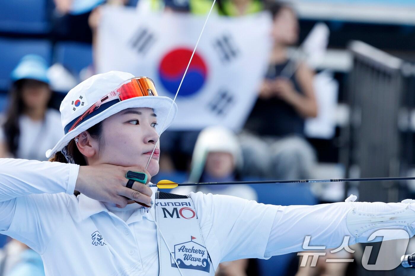 10일 오후 광주 동구 5·18민주광장에서 열린 2025 세계양궁선수권대회 리커브 여자 단체전 동메달 결정전에서 강채영이 화살을 쏘고 있다. 2025.9.10/뉴스1 ⓒ News1 김태성 기자