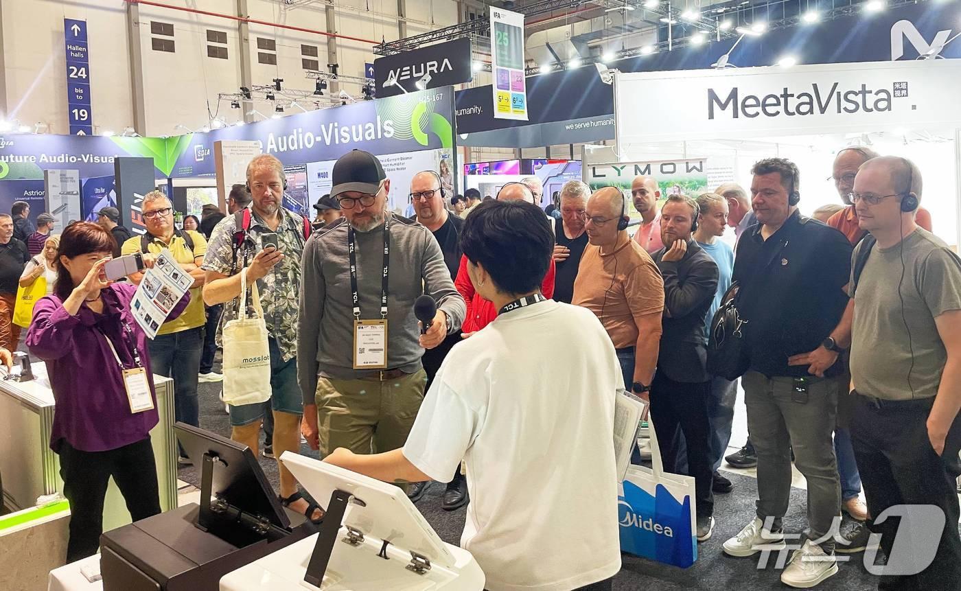 독일 베를린에서 열린 ‘국제가전박람회'에 참가한 대전 기업 부스.(대전TP 제공. 재판매 및 DB금지)/뉴스1