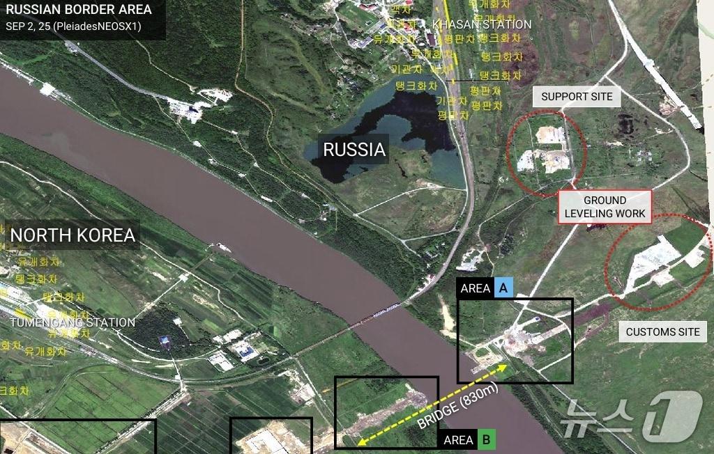 본문 이미지 - 국내 위성사진 분석기업 SIA는 북한과 러시아의 '두만강 자동차 다리' 건설 현황을 분석한 결과, 양측의 기둥 건설 방식이 다르다고 분석했다. (SIA 보고서 갈무리)