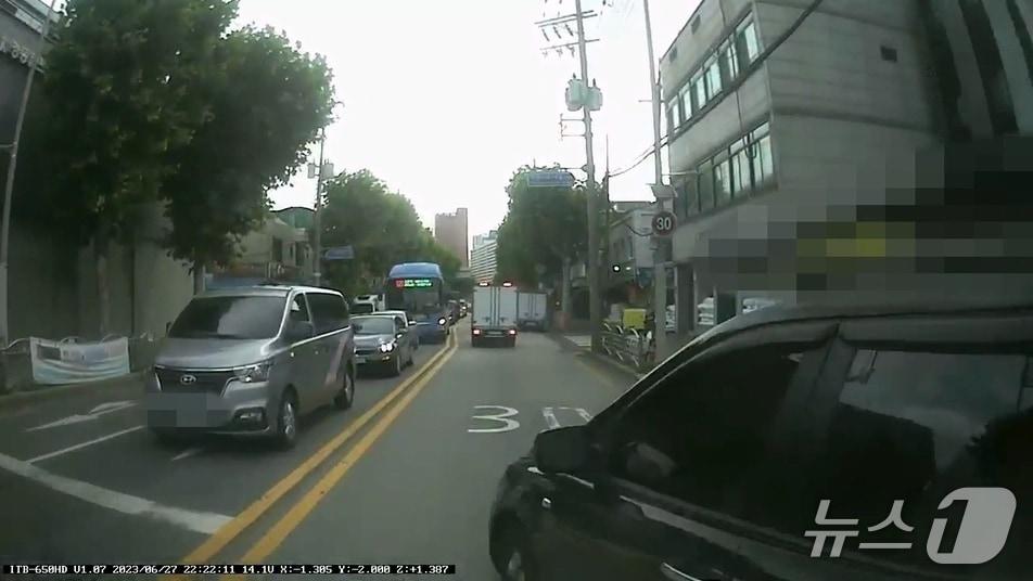 본문 이미지 - A 씨 일당의 보험금 부정수급 범행 모습.(경기남부경찰청 제공)