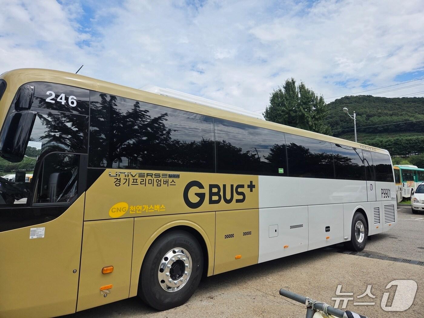 본문 이미지 - 경기 의왕시 프리미엄 버스. (의왕시 제공. 재판매 및 DB 금지) 2025.9.11/뉴스1