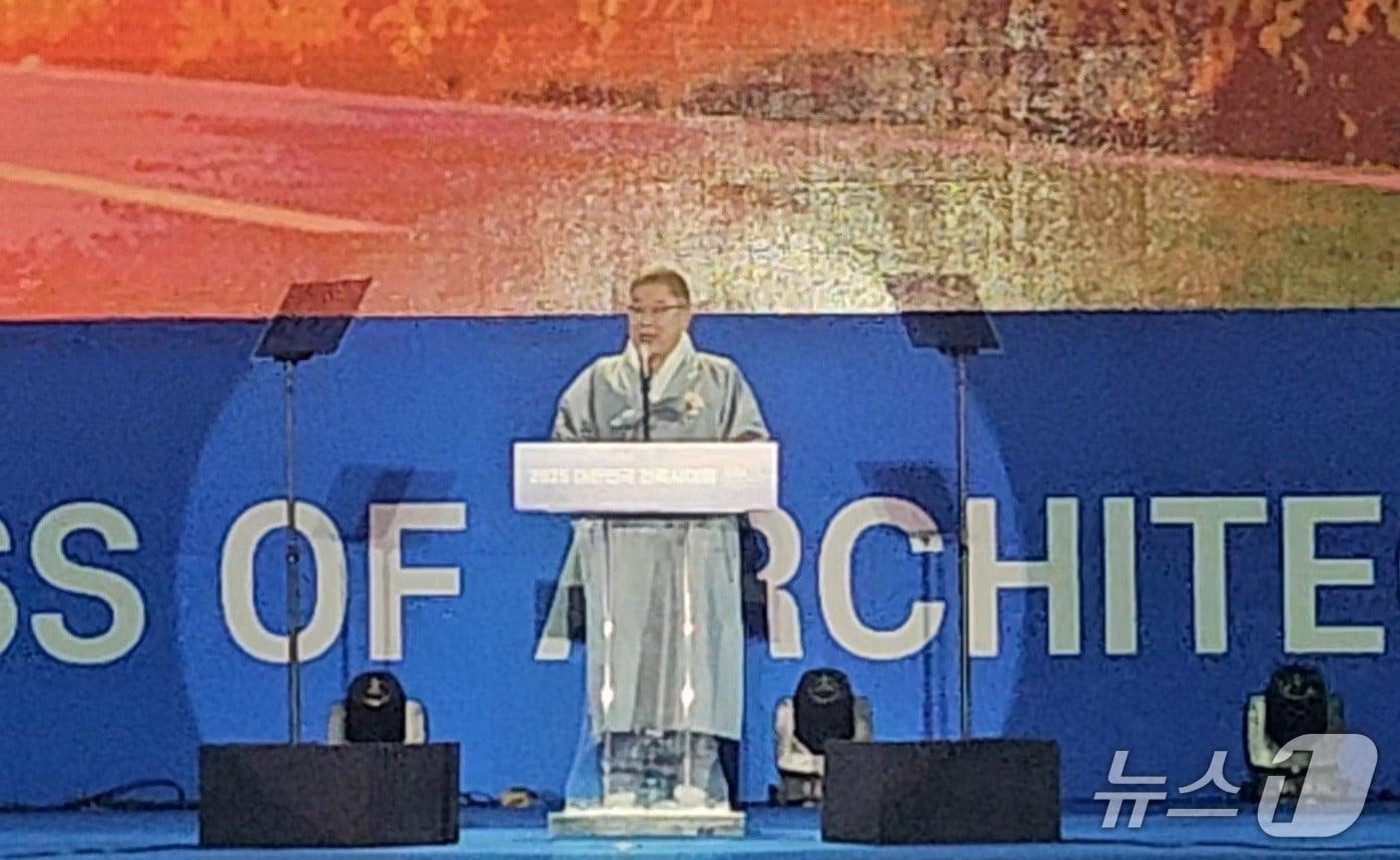 본문 이미지 -  김재록 대한건축사협회장. 2025. 09. 11.뉴스1ⓒNews1 오현주 기자 