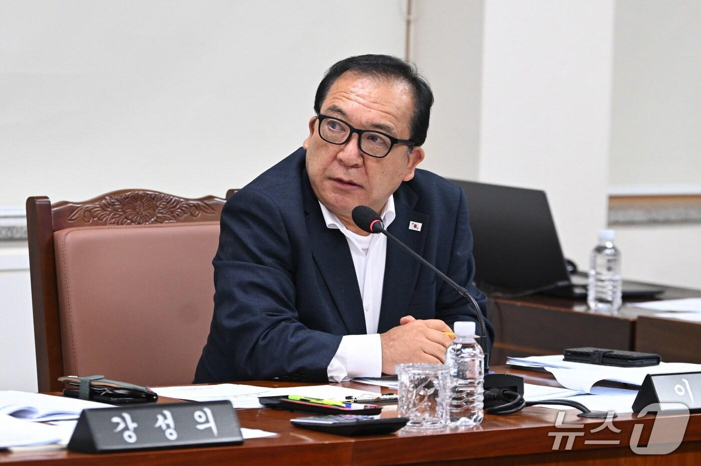 이정엽 제주특별자치도의회 의원(국민의힘·서귀포시 대륜동)이 10일 오전 열린 제442회 도의회 임시회 보건복지안전위원회 제1차 회의에서 안건 심사를 하고 있다.(제주특별자치도의회 제공, 재판매 및 DB 금지)