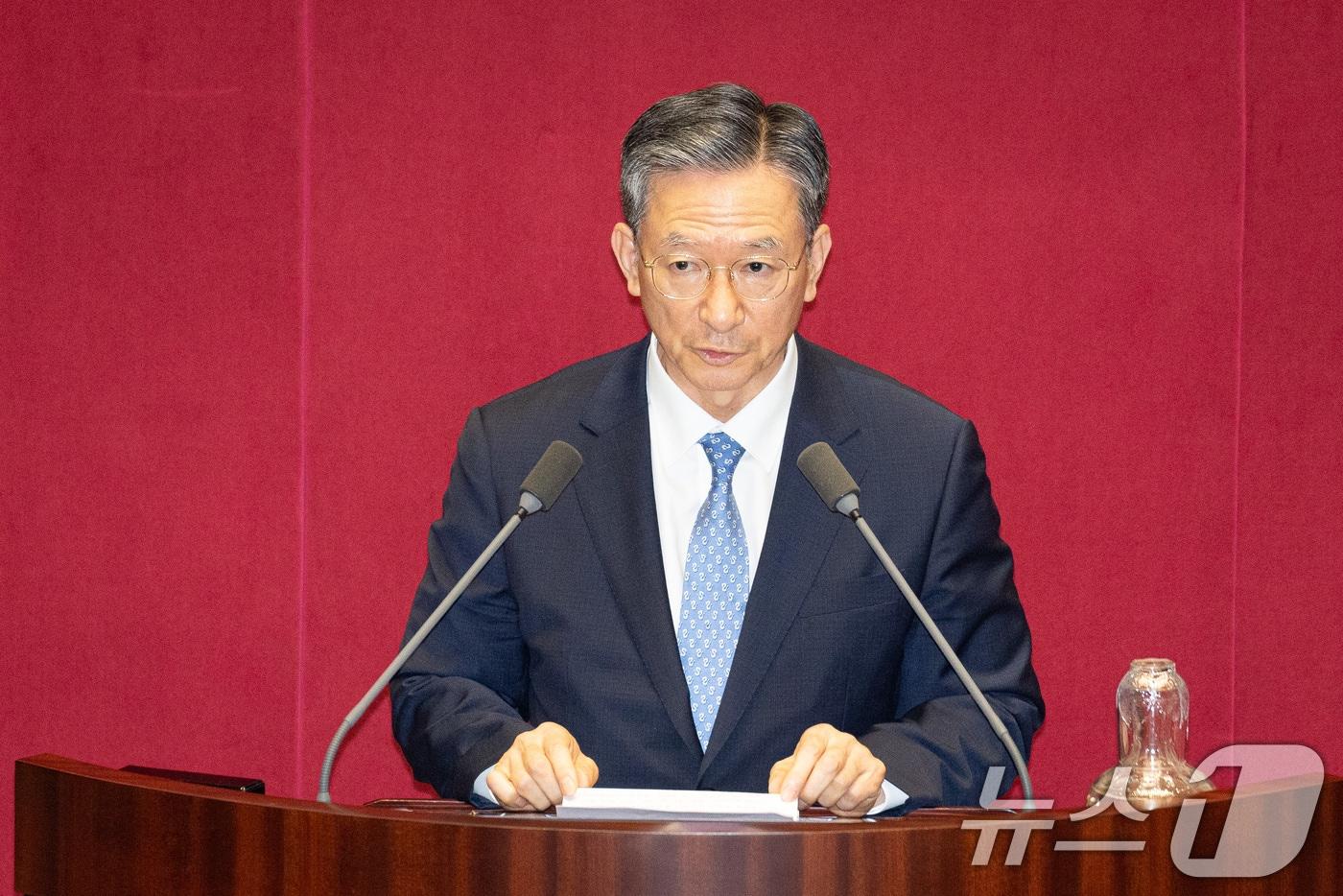 정성호 법무부 장관이 11일 서울 여의도 국회에서 열린 제429회 국회&#40;정기회&#41; 제4차 본회의에서 국회의원 권성동 체포동의 요청 이유에 대해 설명하고 있다. 2025.9.11/뉴스1 ⓒ News1 유승관 기자