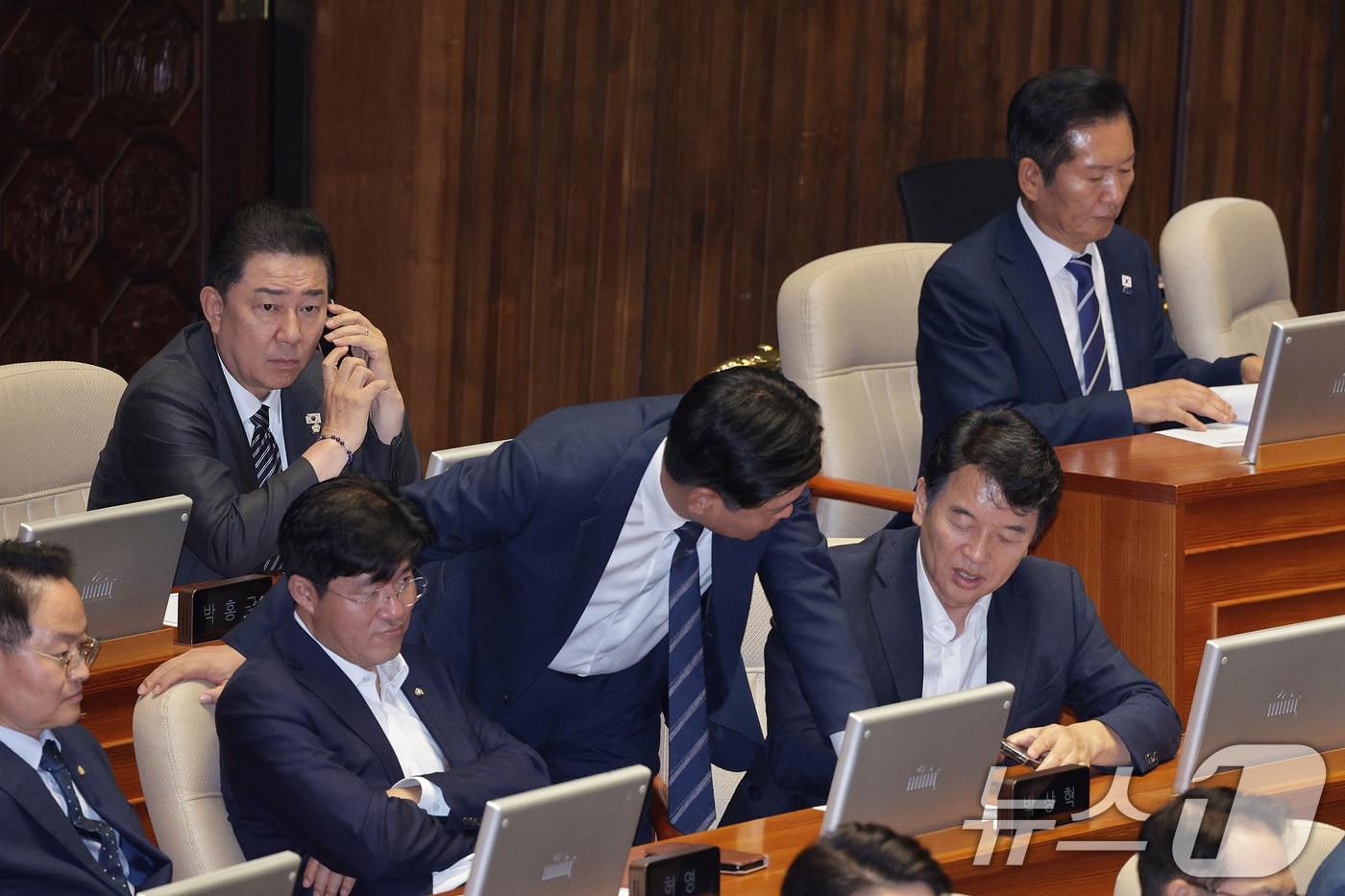 정청래 더불어민주당 대표와 김병기 원내대표가 11일 오후 서울 여의도 국회에서 열린 제429회국회(정기회) 제4차 본회의에 참석하고 있다. 2025.9.11/뉴스1 ⓒ News1 신웅수 기자