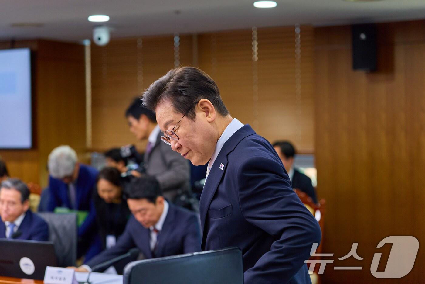 이재명 대통령이 11일 서울 용산 대통령실 청사에서 열린 수석·보좌관 회의에 참석하고 있다. &#40;대통령실 제공. 재판매 및 DB 금지&#41; 2025.9.11/뉴스1 ⓒ News1 허경 기자