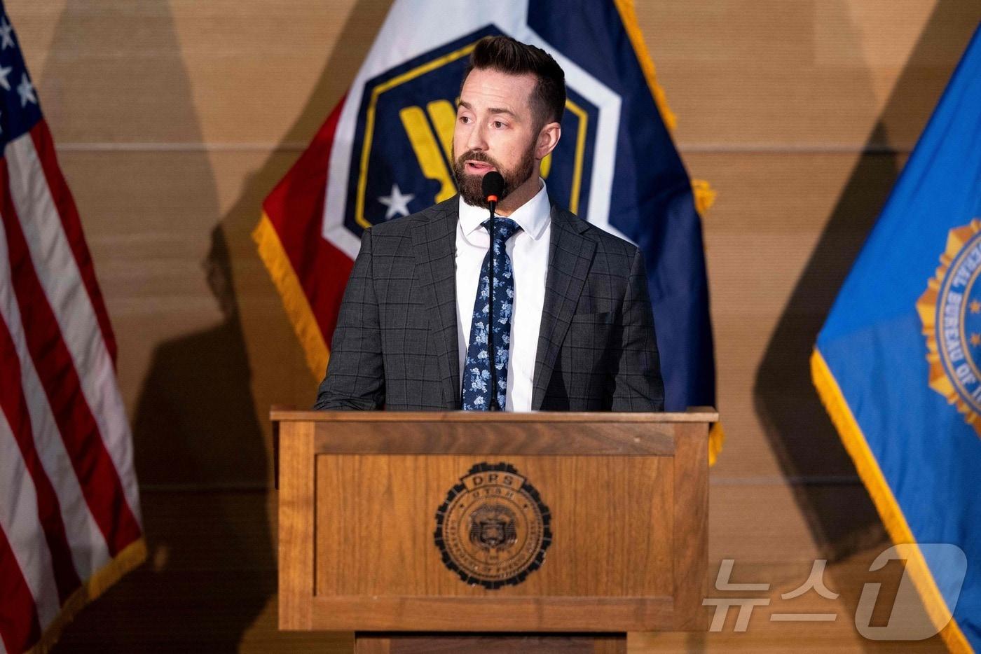로버트 볼스 FBI 특별요원이 11일(현지시간) 미국 유타주 오렘에서 열린 찰리 커크 총격 사건 관련 기자회견에서 발언하고 있다. 2025.09.11. ⓒ AFP=뉴스1 ⓒ News1 윤다정 기자