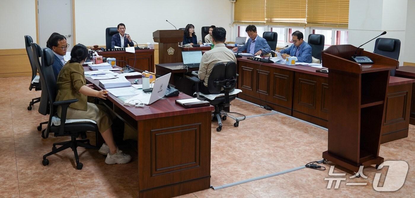 지난 10일 열린 349회 제천시의회 산업건설위원회 .(제천시의회 제공. 재판매 및 DB금지)/뉴스1