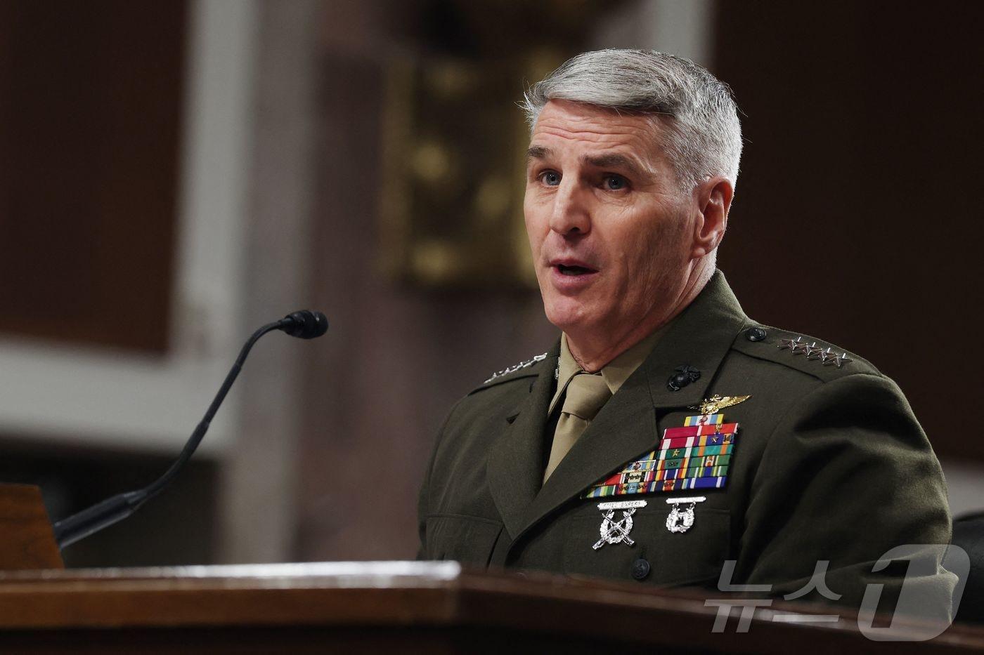 도널드 트럼프 미국 대통령이 합참차장에 지명한 크리스토퍼 J. 마호니 장군이 11일&#40;현지시간&#41; 워싱턴DC 의회 의사당에서 열린 상원 군사위원회 청문회에서 의원들 질의에 답변하고 있다. 2025.09.11. ⓒ AFP=뉴스1 ⓒ News1 류정민 특파원