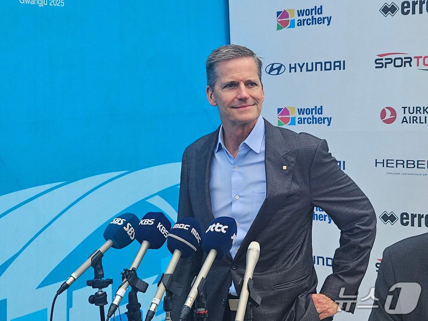 본문 이미지 - 그렉 이스턴 세계양궁연맹 회장. ⓒ News1