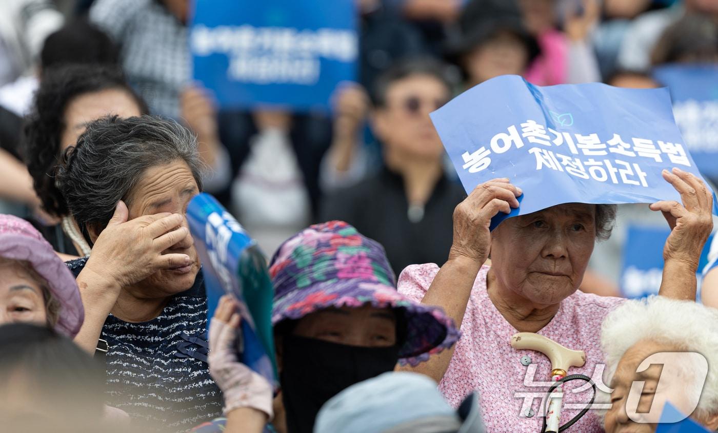 서울 여의도 국회에서 열린 &#39;농어촌기본소득 입법 촉구 500인 기자회견&#39; 진행 모습.&#40;뉴스1DB&#41;/뉴스1
