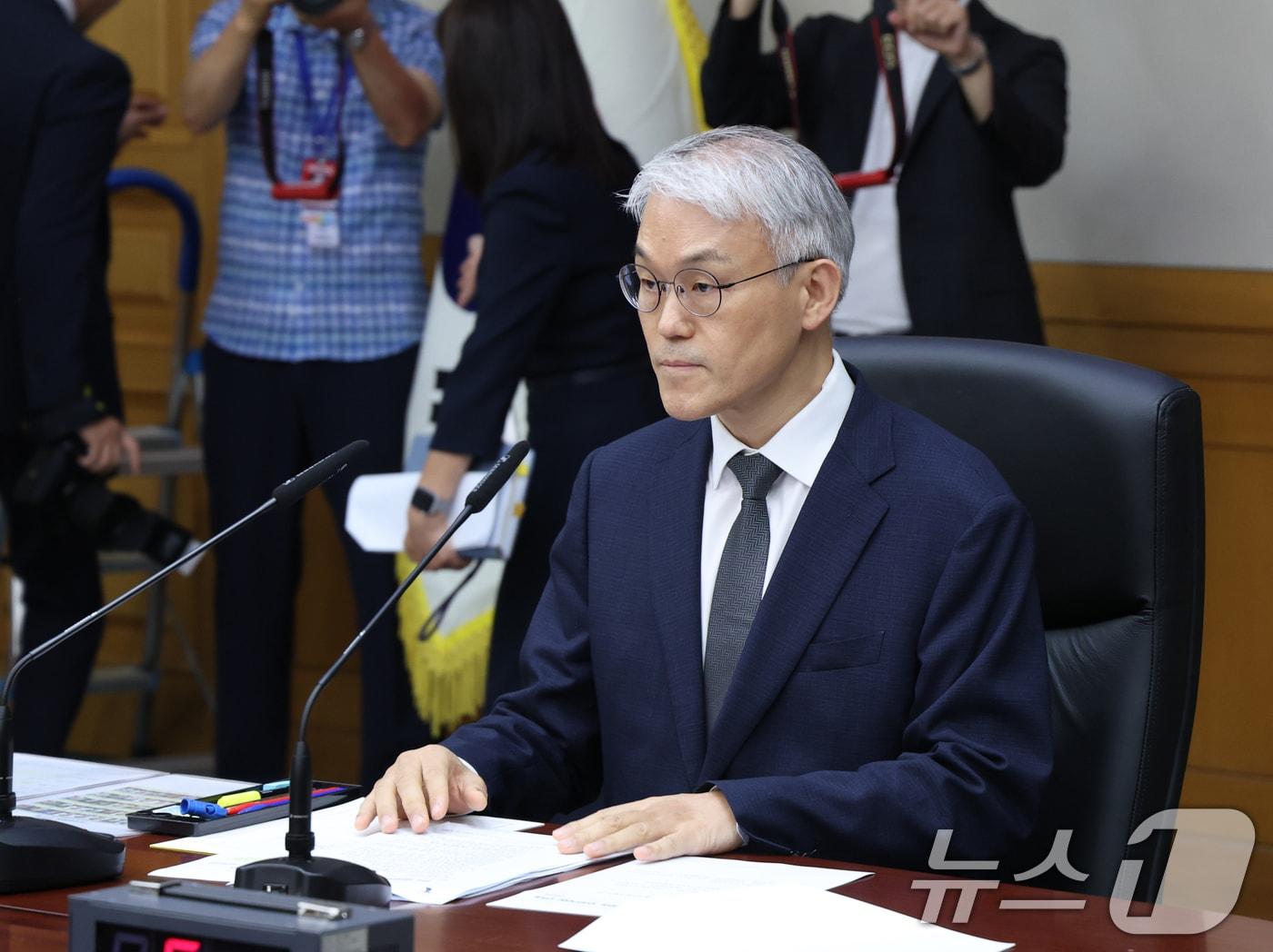 본문 이미지 - 천대엽 법원행정처장이 12일 오후 서울 서초구 대법원 대회의실에서 열린 전국법원장회의에 참석하고 있다. 2025.9.12/뉴스1 ⓒ News1 김영운 기자