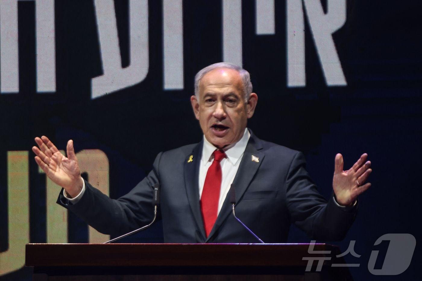 11일&#40;현지시간&#41; 베냐민 네타냐후 이스라엘 총리가 서안지구 마알레 아두밈 정착촌에서 열린 유대인 정착촌 추가 건설을 위한 프레임워크 서명식에서 연설하고 있다. 2025.09.11 ⓒ AFP=뉴스1 ⓒ News1 김지완 기자