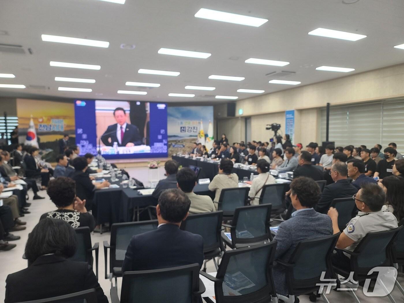 본문 이미지 - 강진군 정책비전투어.2025.9.12/뉴스1