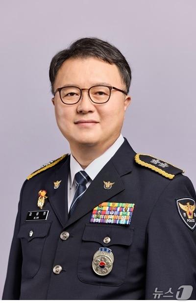 본문 이미지 - 12일 치안정감 승진자로 내정된 김성희 경남경찰청장(경찰청 제공)