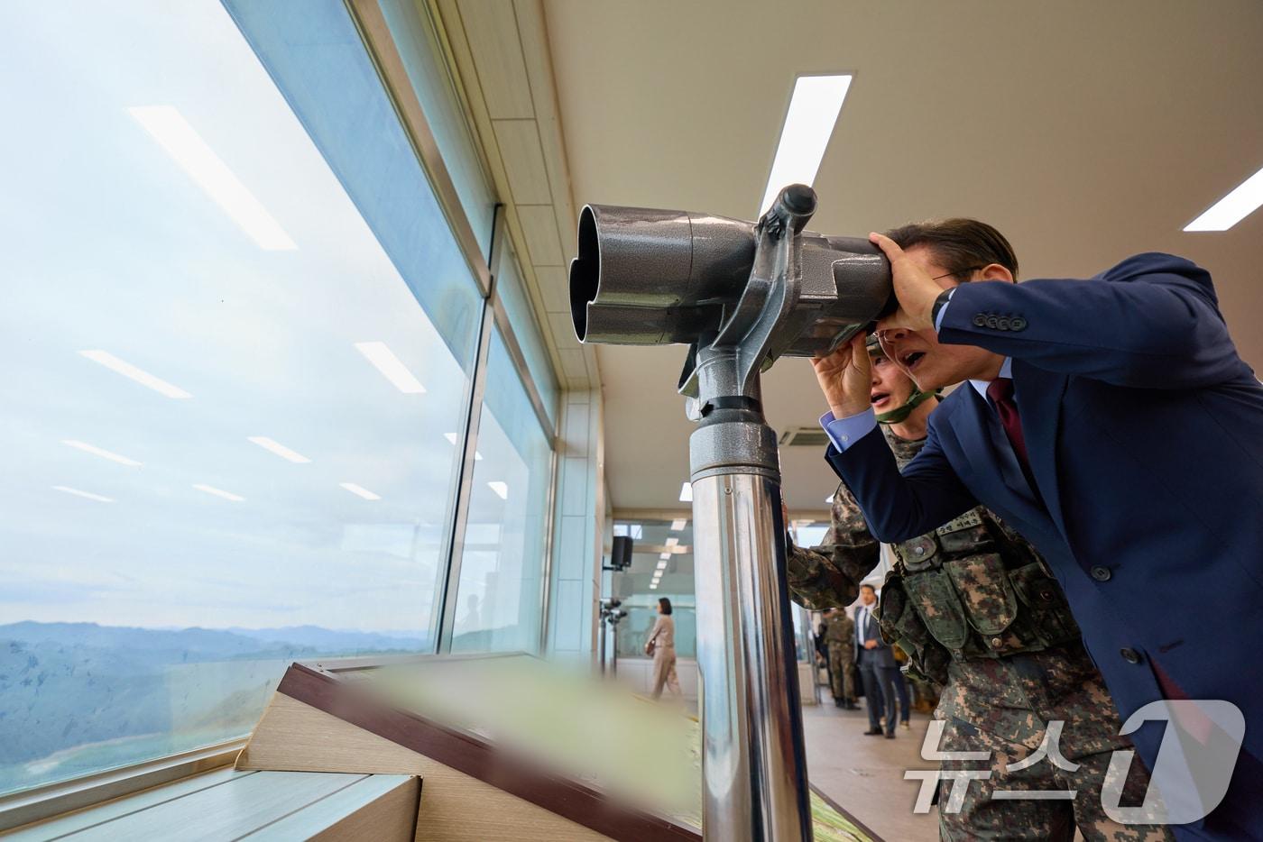 이재명 대통령이 지난 9월 강원도 화천군 육군 제7보병사단 칠성전망대를 방문해 우리 군의 대비 태세를 점검하고 있다. &#40;대통령실 제공. 재판매 및 DB 금지&#41; 2025.9.12/뉴스1 ⓒ News1 허경 기자