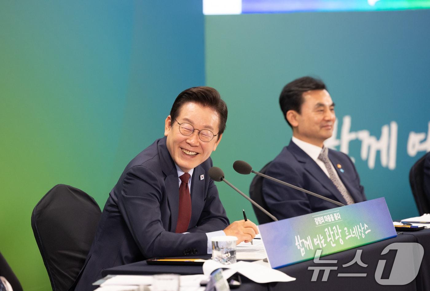 이재명 대통령이 12일 강원 춘천시 강원창작개발센터에서 열린 &#39;강원의 마음을 듣다&#39; 타운홀 미팅에서 발언하고 있다. &#40;대통령실 제공. 재판매 및 DB 금지&#41; 2025.9.12/뉴스1 ⓒ News1 허경 기자