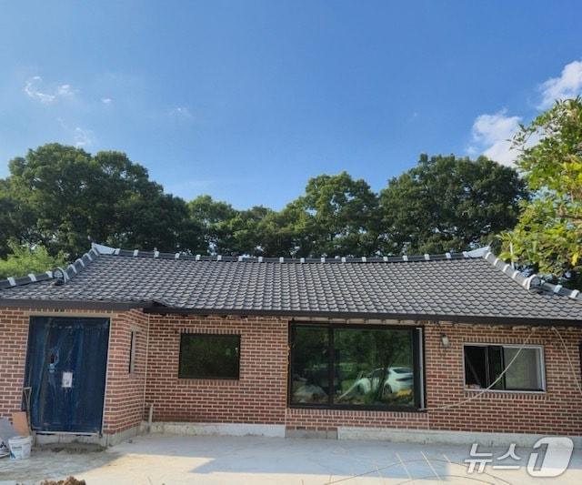 본문 이미지 - 전북 진안군이 올해 추진한 &#39;희망하우스 빈집재생사업&#39;을 통해 귀농·귀촌인 5세대 9명이 입주를 시작했다.&#40;진안군제공. 재판매 및 DB금지&#41;2025.9.13/뉴스1