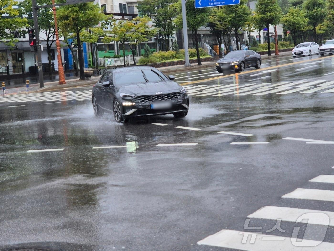 본문 이미지 - 기사 이해를 돕기 위한 강원 강릉지역에 비가 내리는 사진으로 기사 내용과 직접 관련 없음. ⓒ 뉴스1 