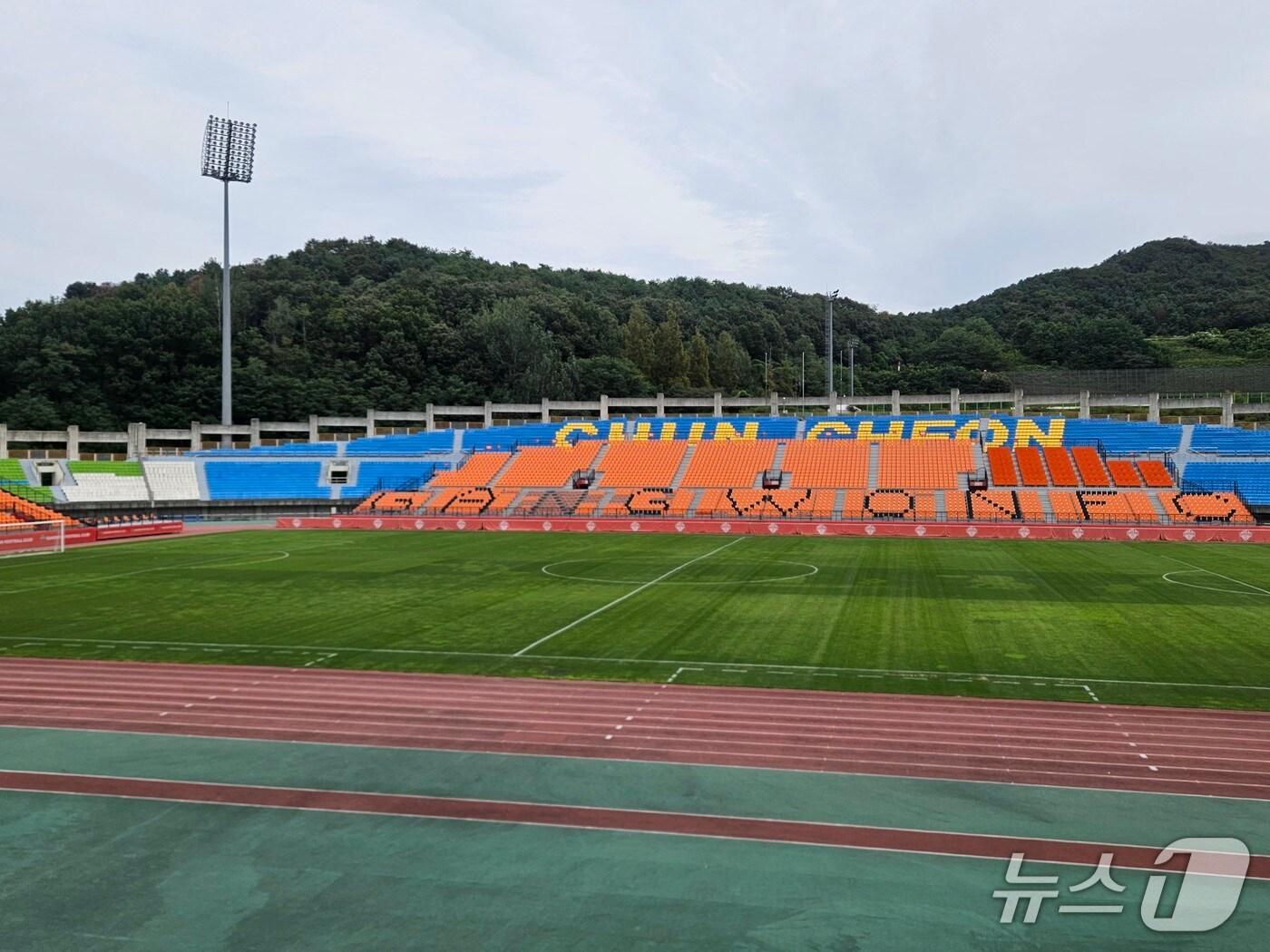 본문 이미지 - 지난 12일 강원 춘천 송암스포츠타운 주 경기장 모습.2025.9.12 한귀섭 기자
