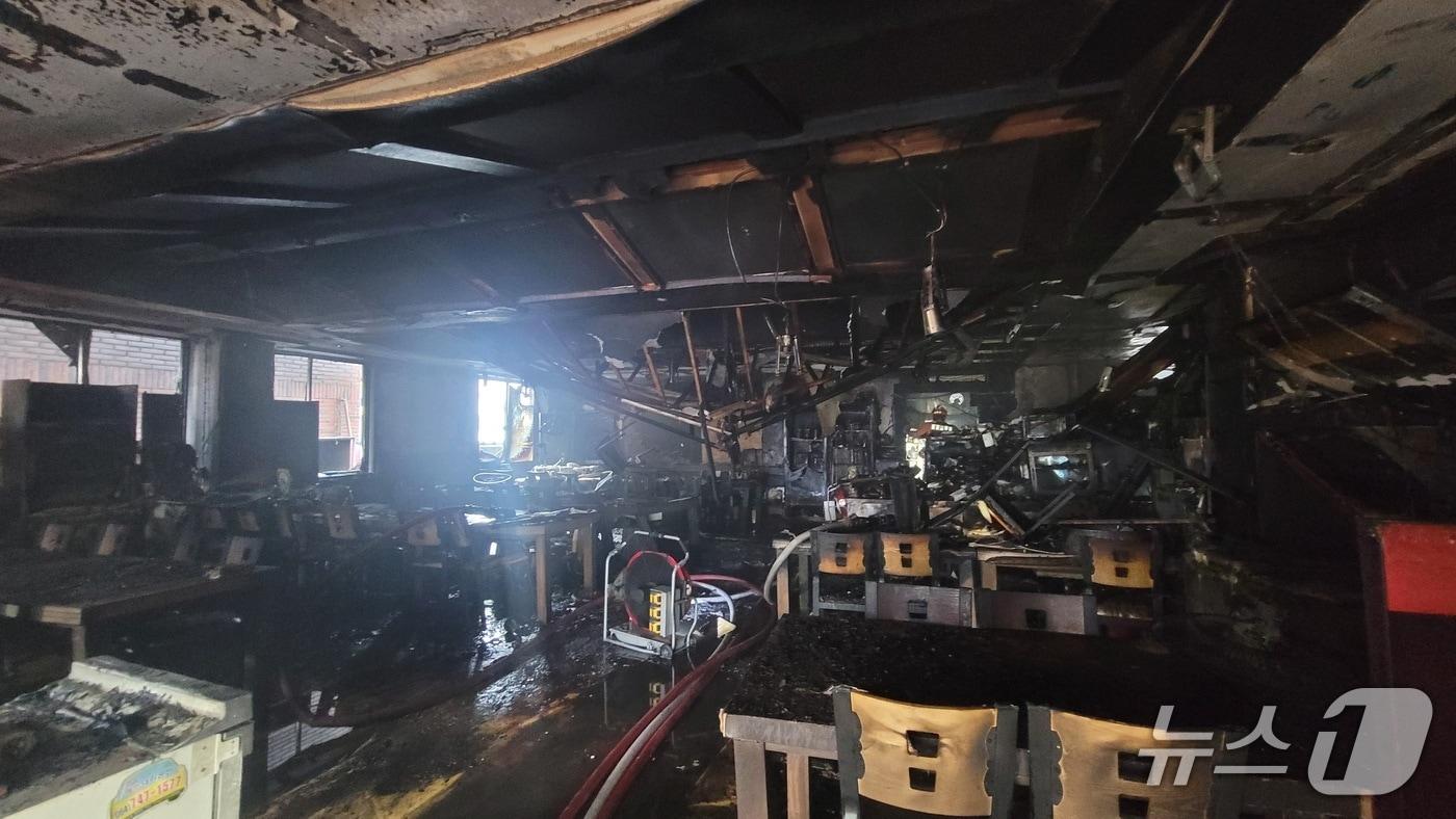 화재가 발생한 식당 내부(제주소방안전본부 제공.재판매 및  DB금지)/뉴스1