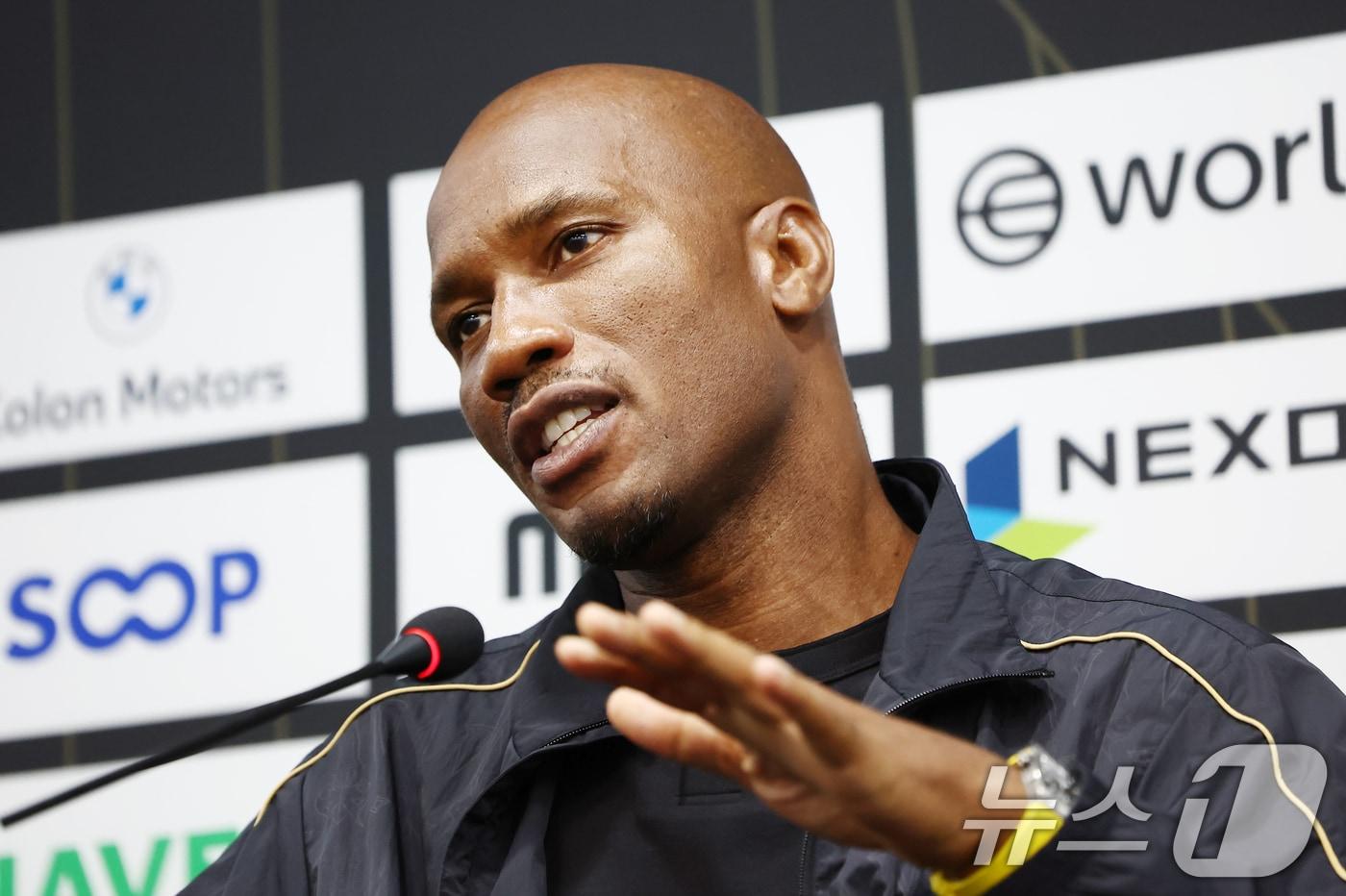 13일 오후 서울 마포구 서울월드컵경기장에서 열린 '2025 아이콘매치: 창의 귀환, 반격의 시작' 미디어데이에서 FC 스피어 주장 디디에 드로그바가 각오를 밝히고 있다. 2025.9.13/뉴스1 ⓒ News1 김민지 기자
