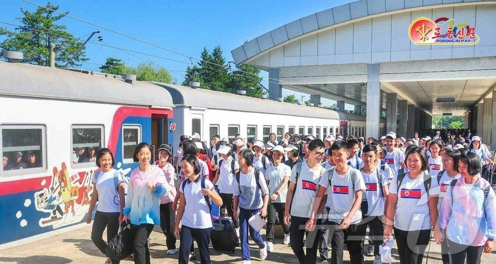 본문 이미지 - &#40;평양 노동신문=뉴스1&#41; = 송도원국제소년단 야영에 참가한 북한 학생들. [국내에서만 사용가능. 재배포 금지. DB 금지. For Use Only in the Republic of Korea. Redistribution Prohibited] rodongphoto@news1.kr