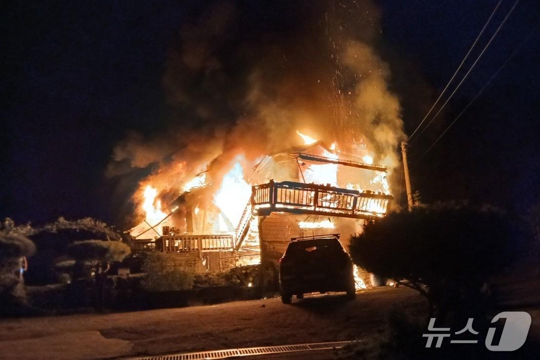 본문 이미지 -  옥천군 동이면 주택 화재(옥천소방서 제공)/뉴스1