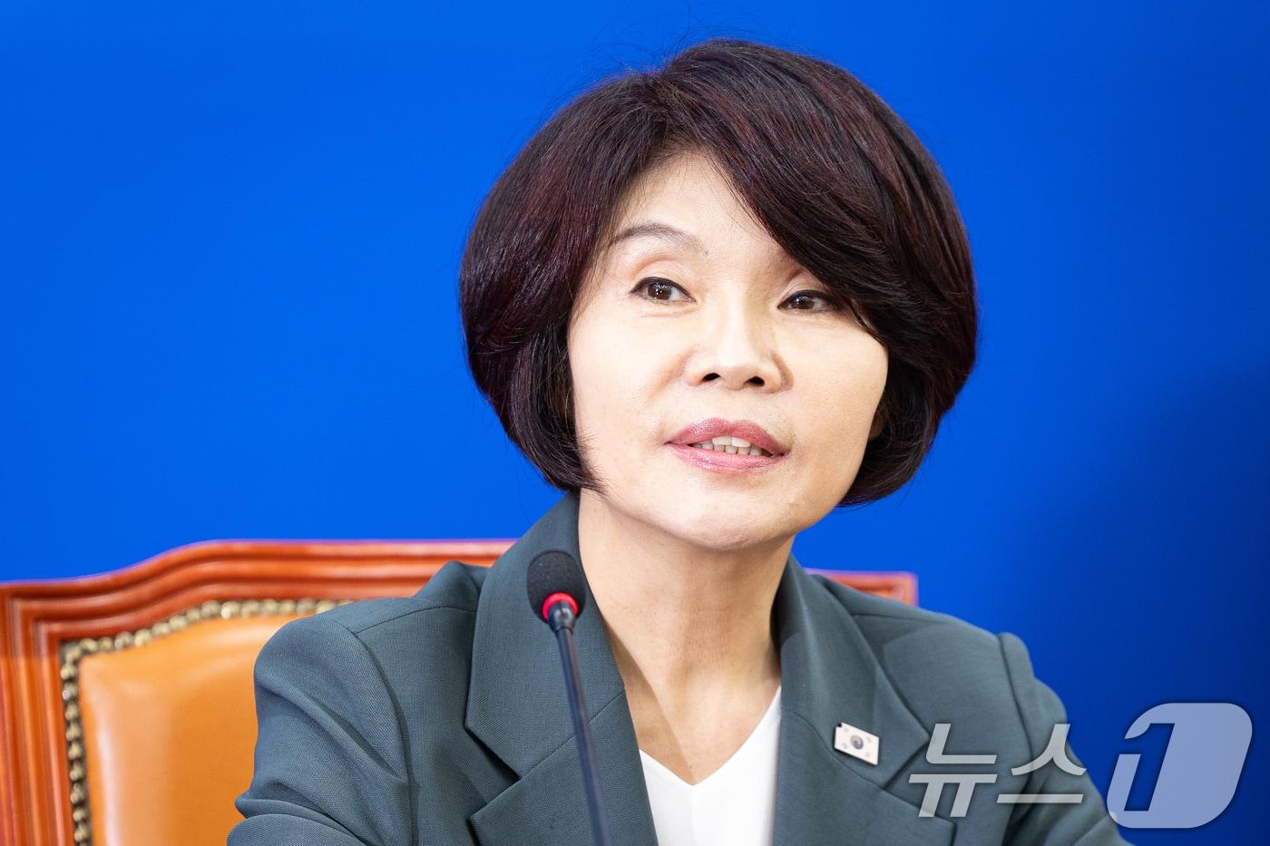 한정애 더불어민주당 정책위의장이 14일 서울 여의도 국회에서 기자간담회를 하고 있다. 2025.9.14/뉴스1 ⓒ News1 유승관 기자