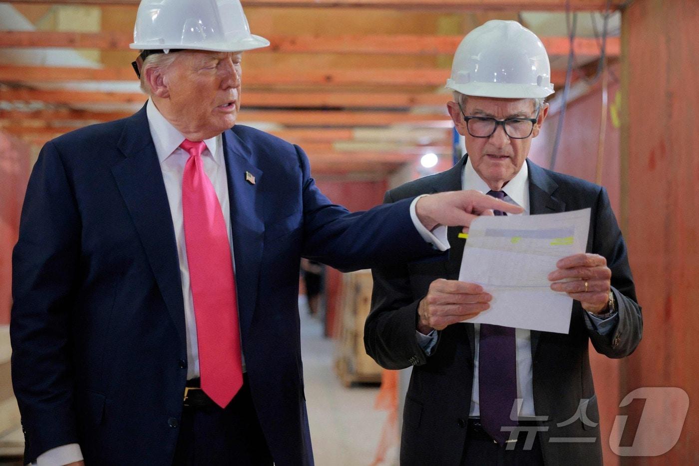 도널드 트럼프 미국 대통령과 제롬 파월 연방준비제도 의장 (자료사진) ⓒ AFP=뉴스1