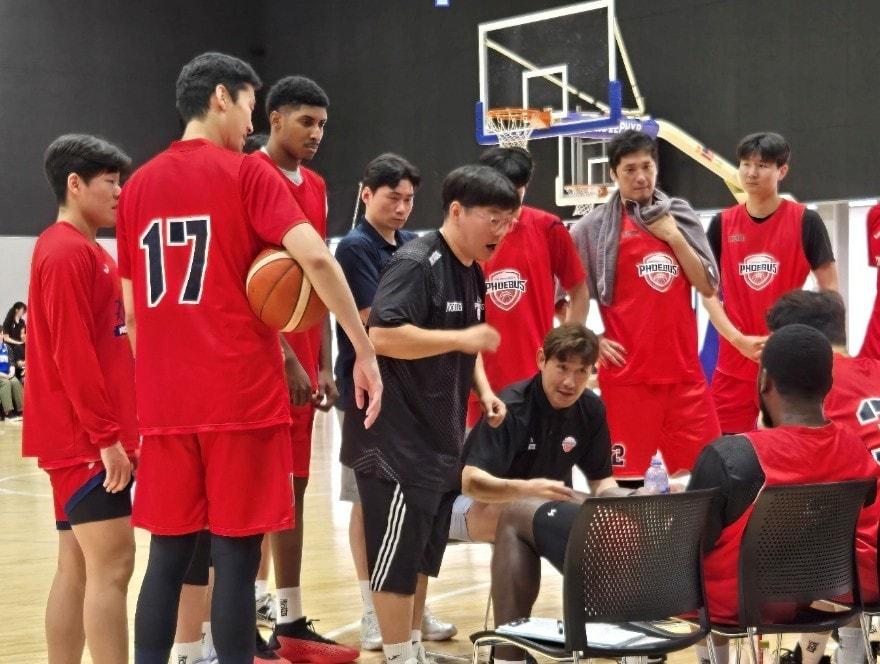 본문 이미지 - 울산 현대모비스가 일본 전지훈련을 마치고 귀국했다.&#40;현대모비스 제공&#41;